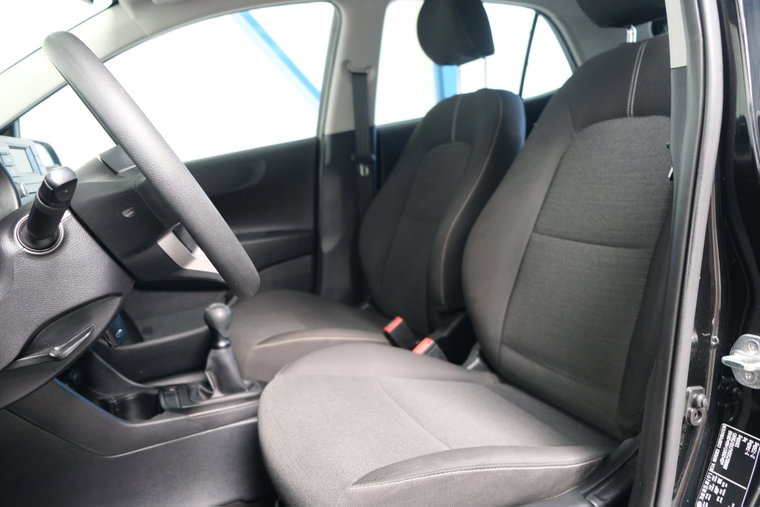 Vehicle Image 12