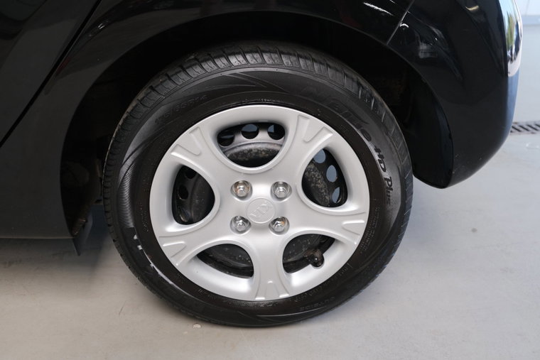 Vehicle Image 23