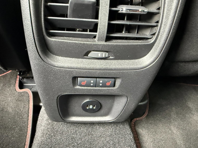Vehicle Image 28