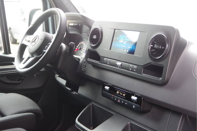 Vehicle Image 29