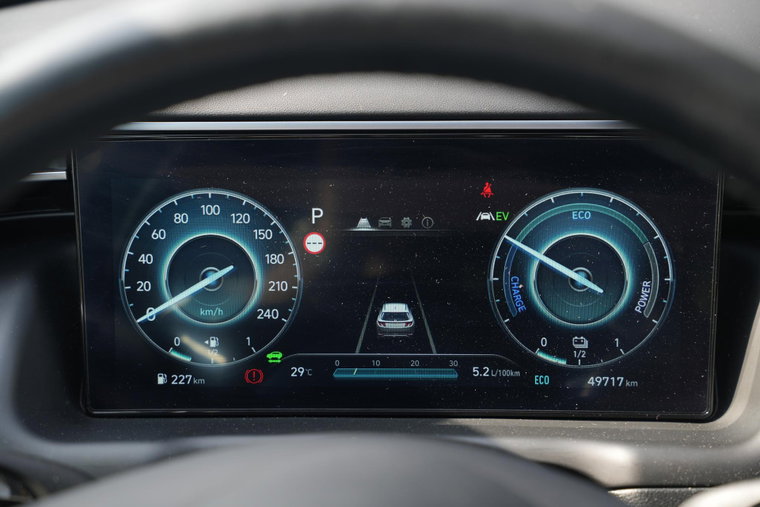 Vehicle Image 12
