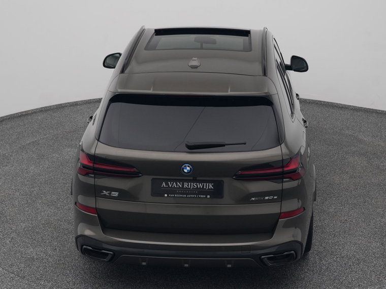 Vehicle Image 28