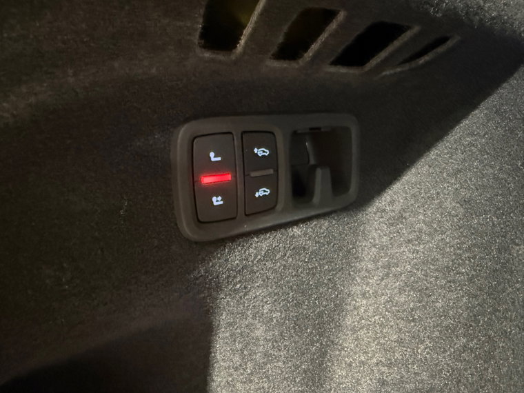 Vehicle Image 26