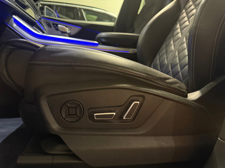 Vehicle Image 36