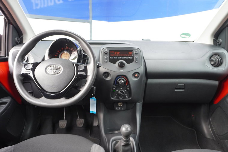 Vehicle Image 26