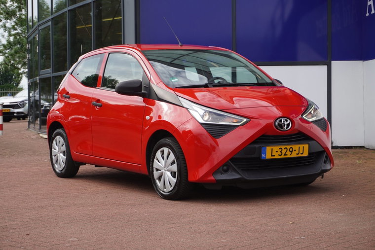 Vehicle Image 9