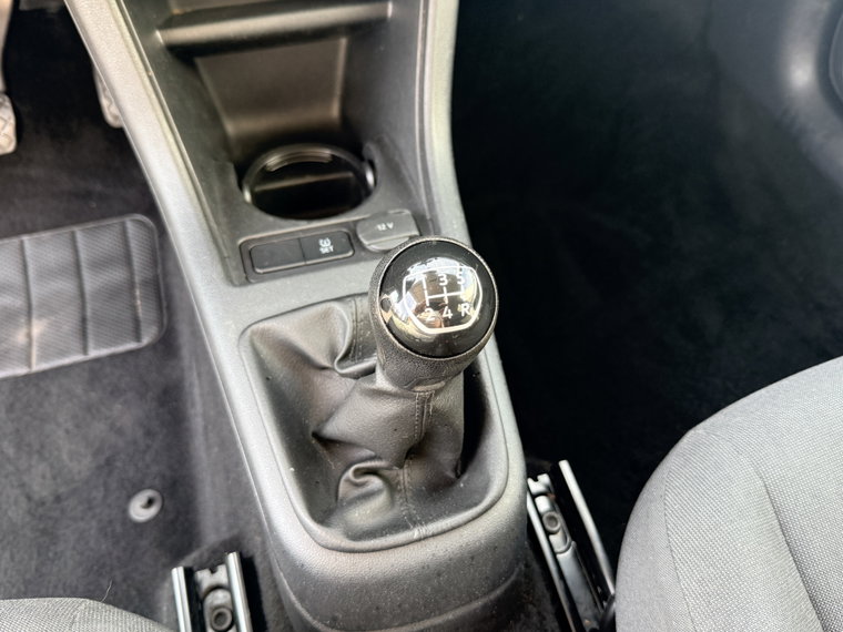 Vehicle Image 23