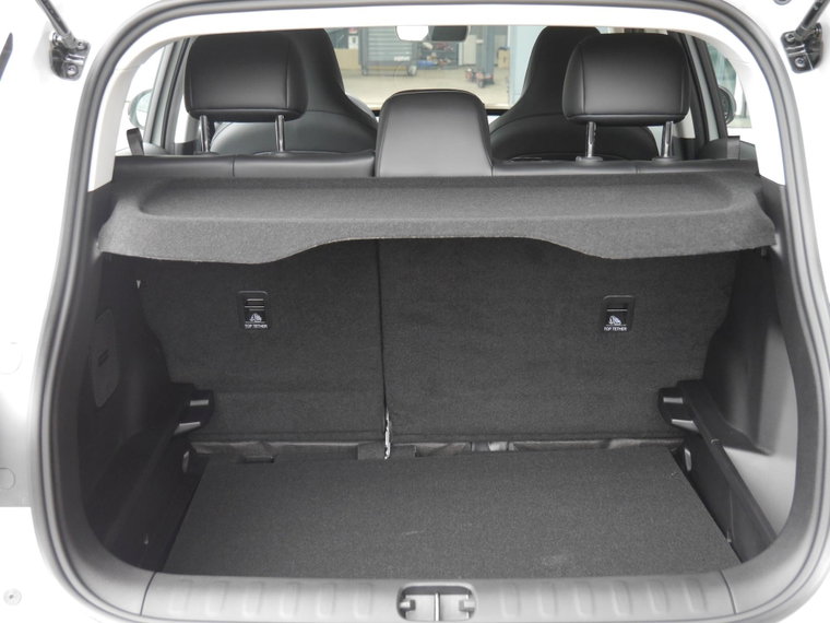 Vehicle Image 13