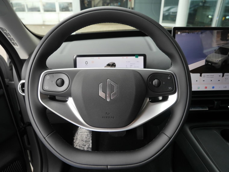 Vehicle Image 17