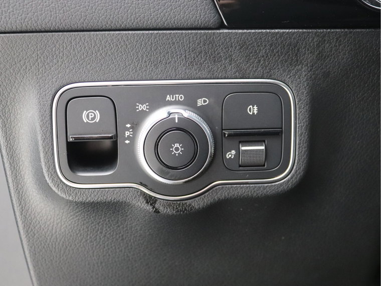 Vehicle Image 27
