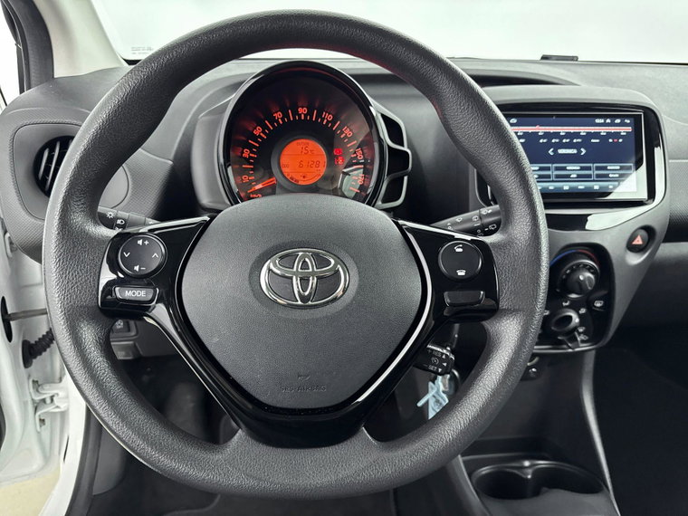 Vehicle Image 15