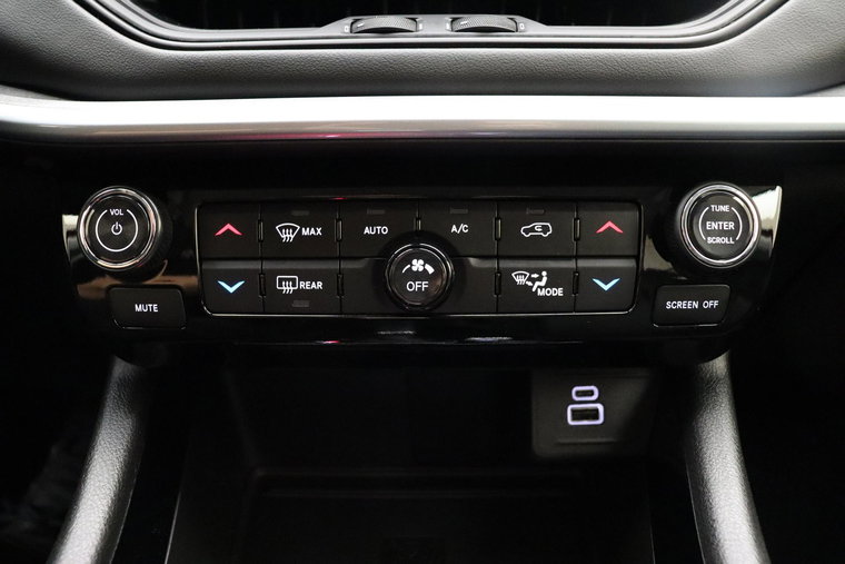 Vehicle Image 23