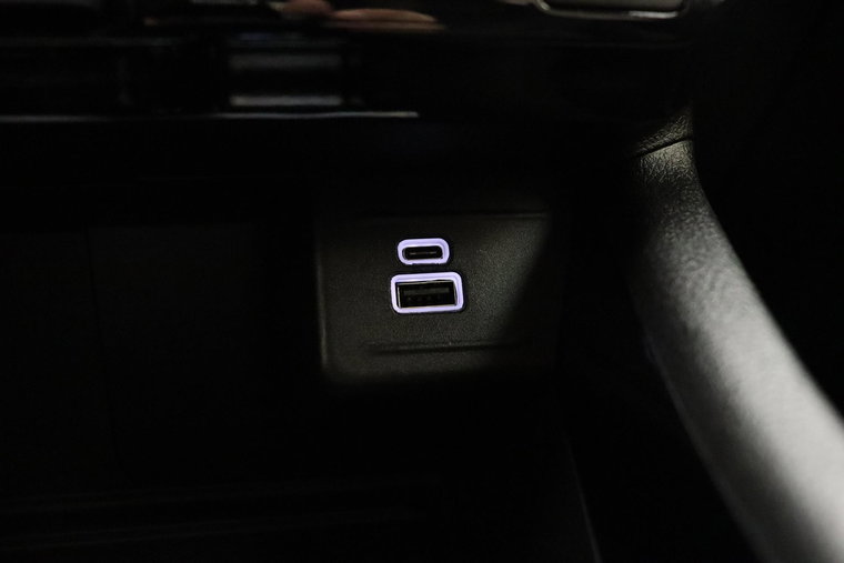 Vehicle Image 30