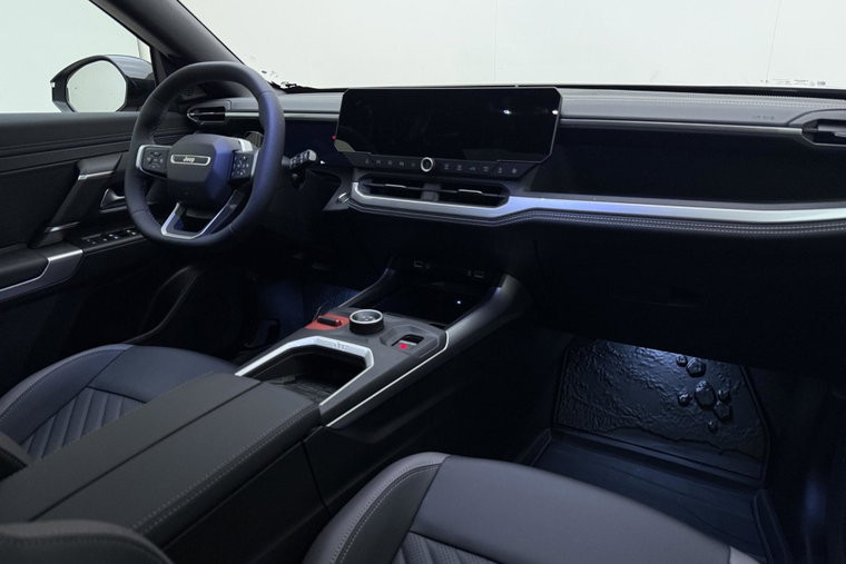 Vehicle Image 16