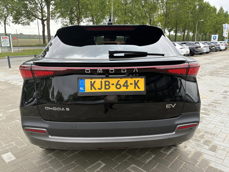 Vehicle Image 5