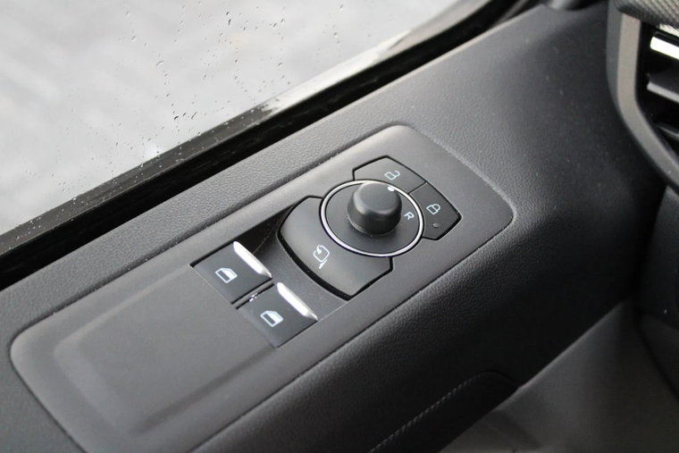 Vehicle Image 24