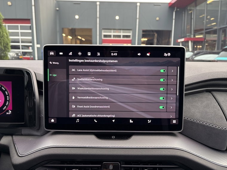 Vehicle Image 30