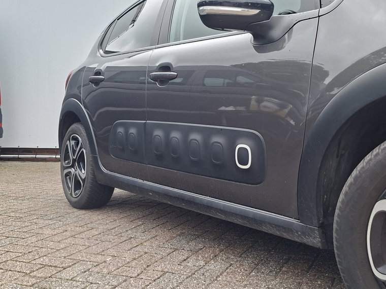 Vehicle Image 38