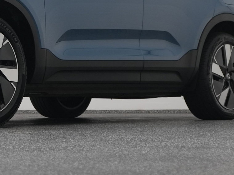 Vehicle Image 38