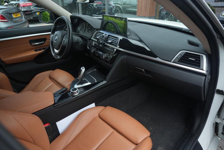 Vehicle Image 24