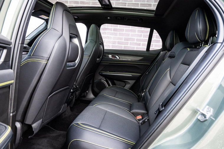 Vehicle Image 8