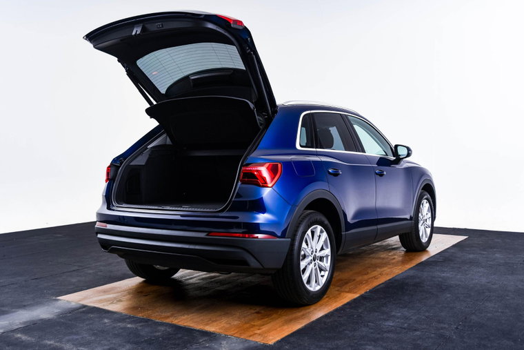 Vehicle Image 13