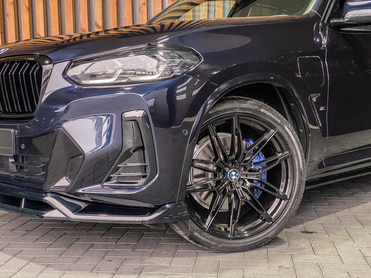 Vehicle Image 32