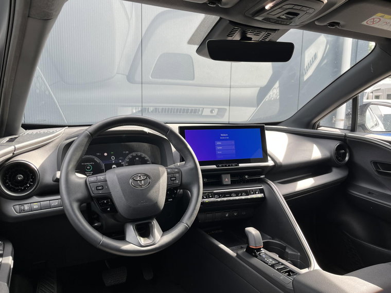Vehicle Image 13