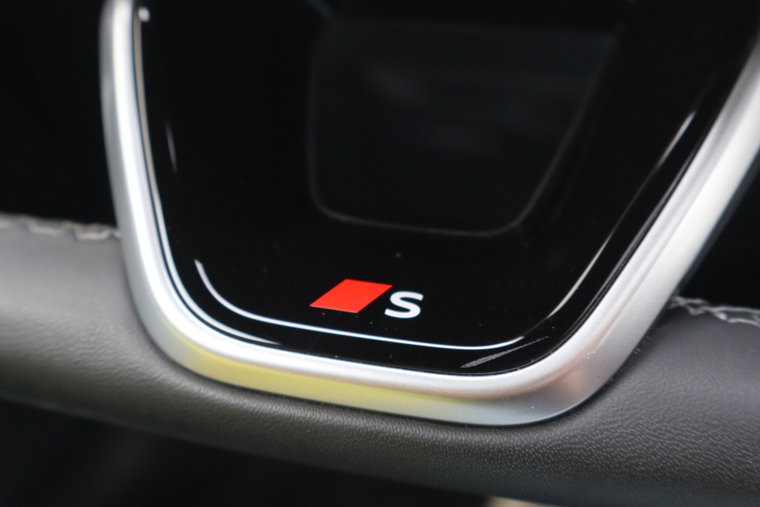 Vehicle Image 37