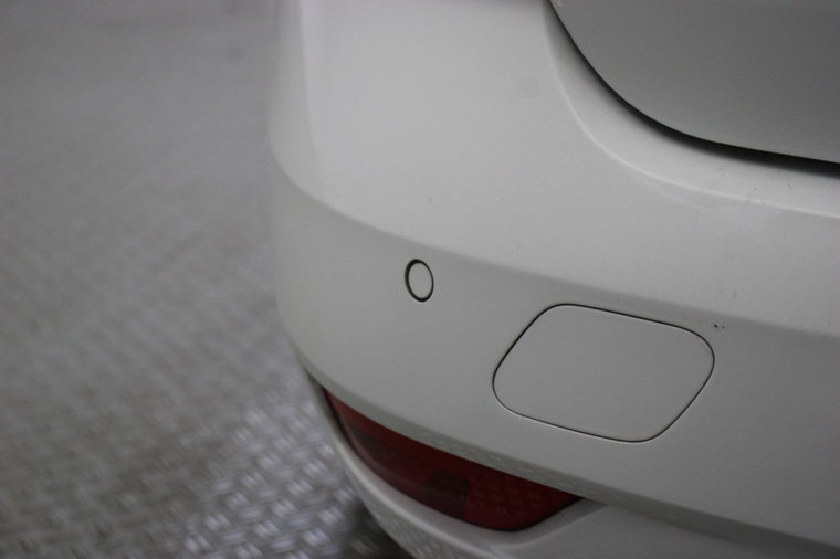 Vehicle Image 32
