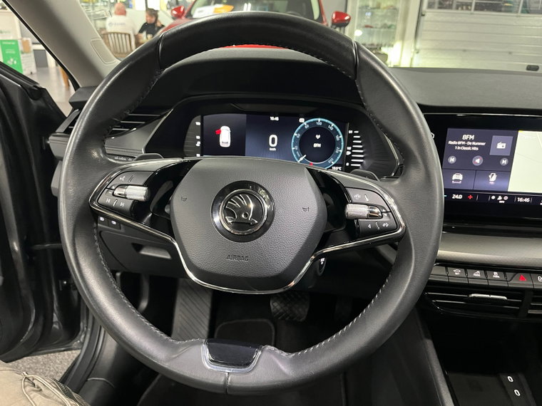 Vehicle Image 21