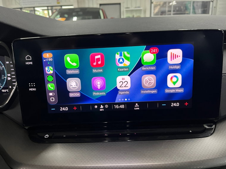 Vehicle Image 30