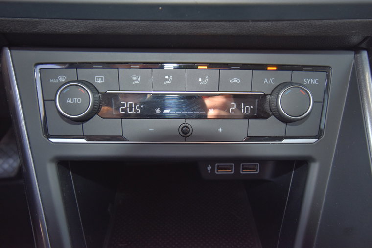 Vehicle Image 28