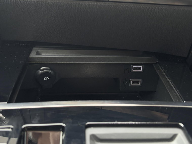 Vehicle Image 24