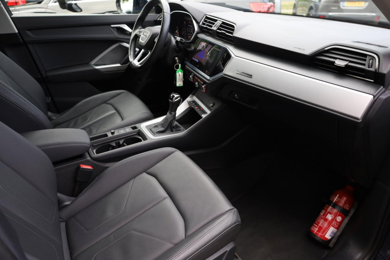 Vehicle Image 38