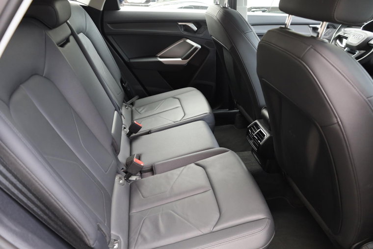 Vehicle Image 39