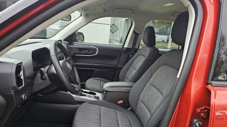 Vehicle Image 31