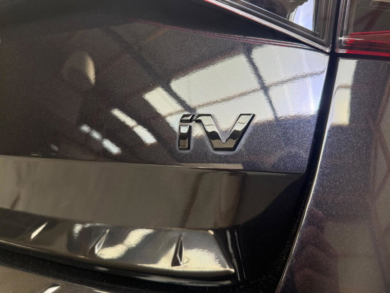 Vehicle Image 40