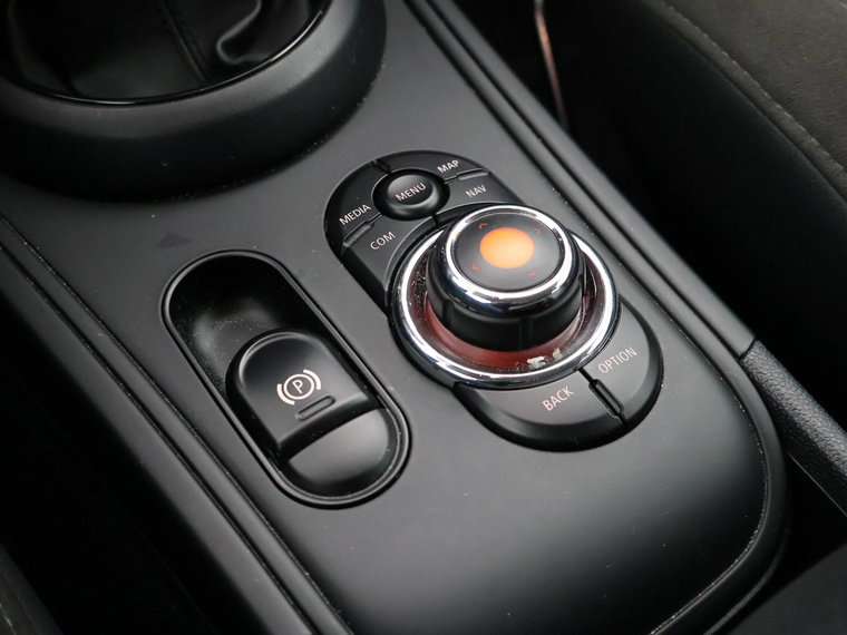 Vehicle Image 26