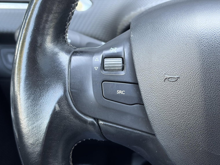 Vehicle Image 33