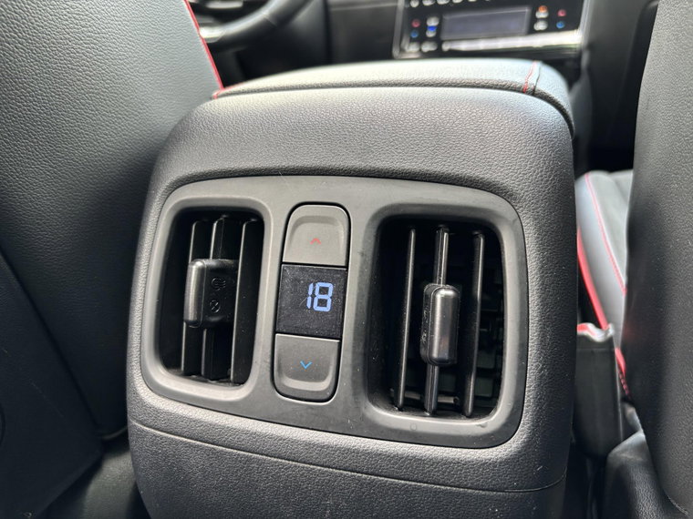 Vehicle Image 32