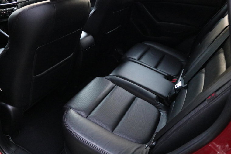 Vehicle Image 16