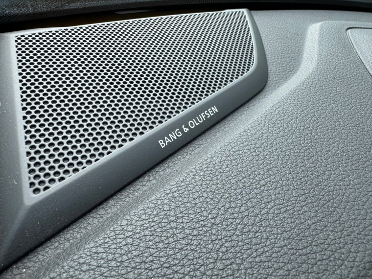 Vehicle Image 37