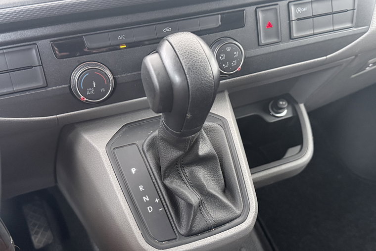 Vehicle Image 32