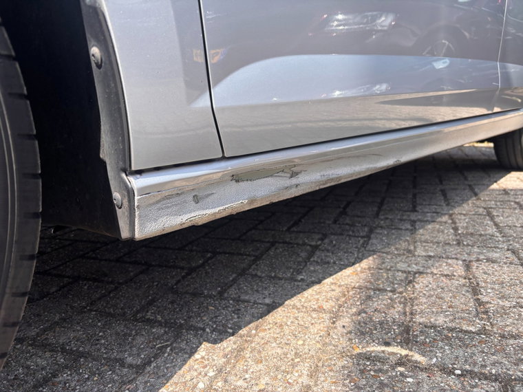 Vehicle Image 32