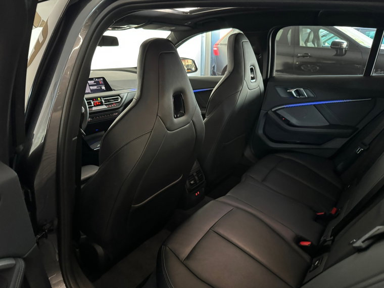 Vehicle Image 37