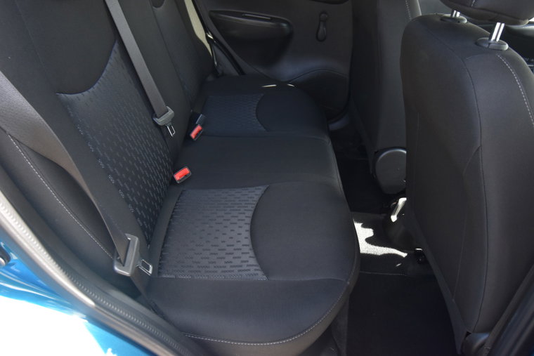 Vehicle Image 12