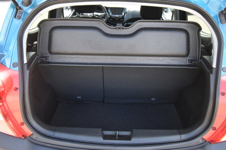 Vehicle Image 16