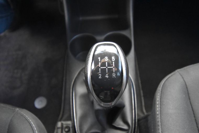 Vehicle Image 25