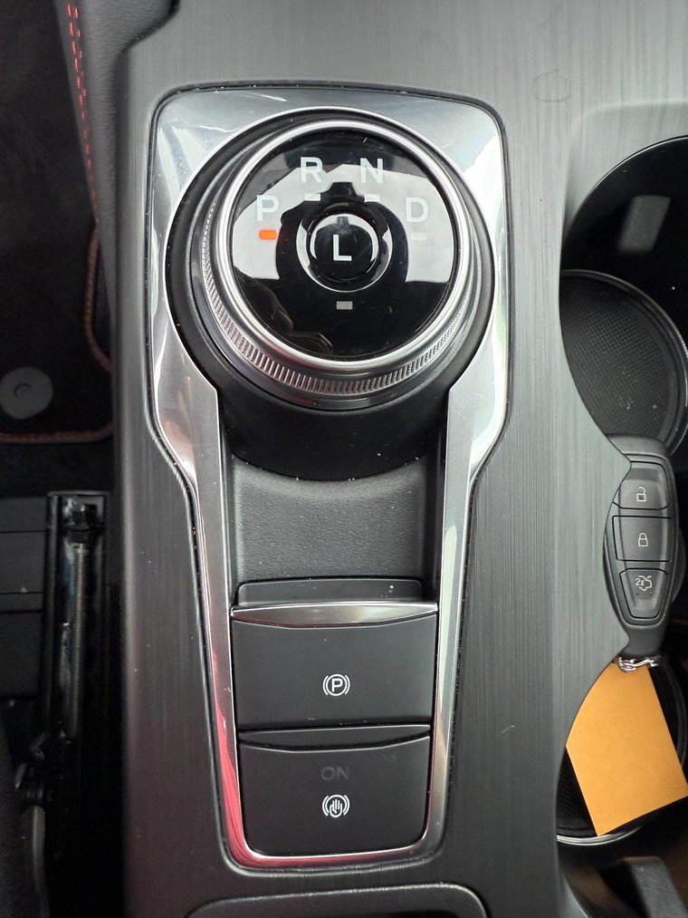 Vehicle Image 25